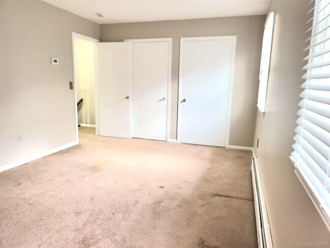 Building Photo - 6 Maple Ave