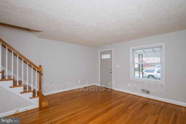 Building Photo - 2110 Coralthorn Rd