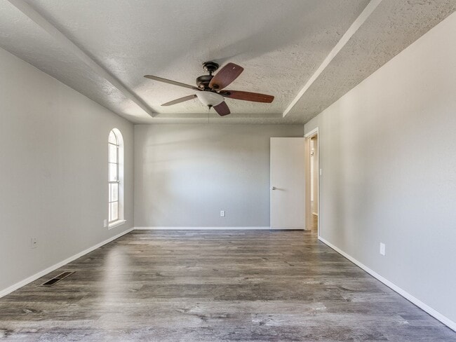 Building Photo - Recently Remodeled home in Norman