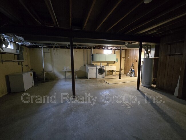Building Photo - 531 Evergreen Ct