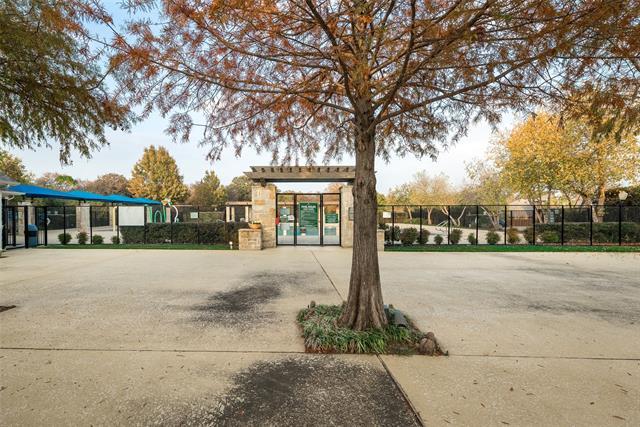 Building Photo - 916 Lake Sierra Wy