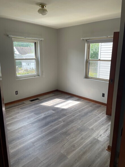 Bedroom 1 - 1518 Patterson Rd