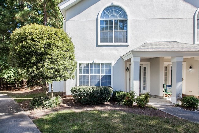 Primary Photo - 2 Bedroom 2.5 Bathrooms in South Chesapeake