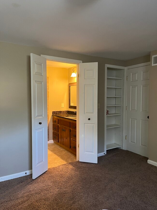 Building Photo - 1035 IN-25