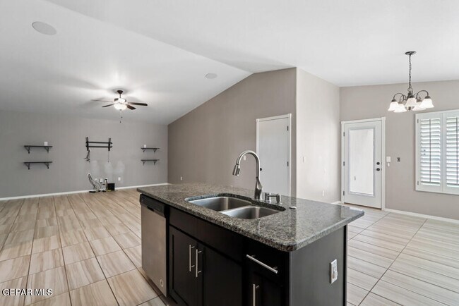 Building Photo - 1908 Thomas Lackland St