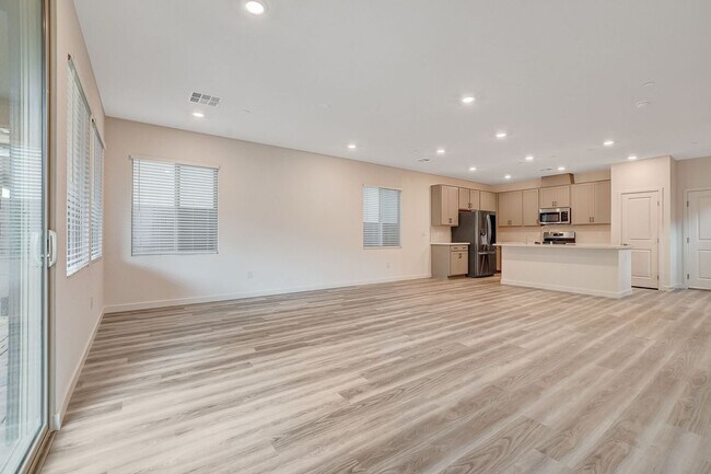 Building Photo - Spacious 3-Bed Summerlin Home with Den, Lo...