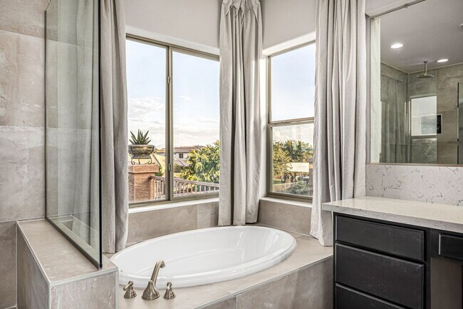 Building Photo - 5211 N 193rd Ave