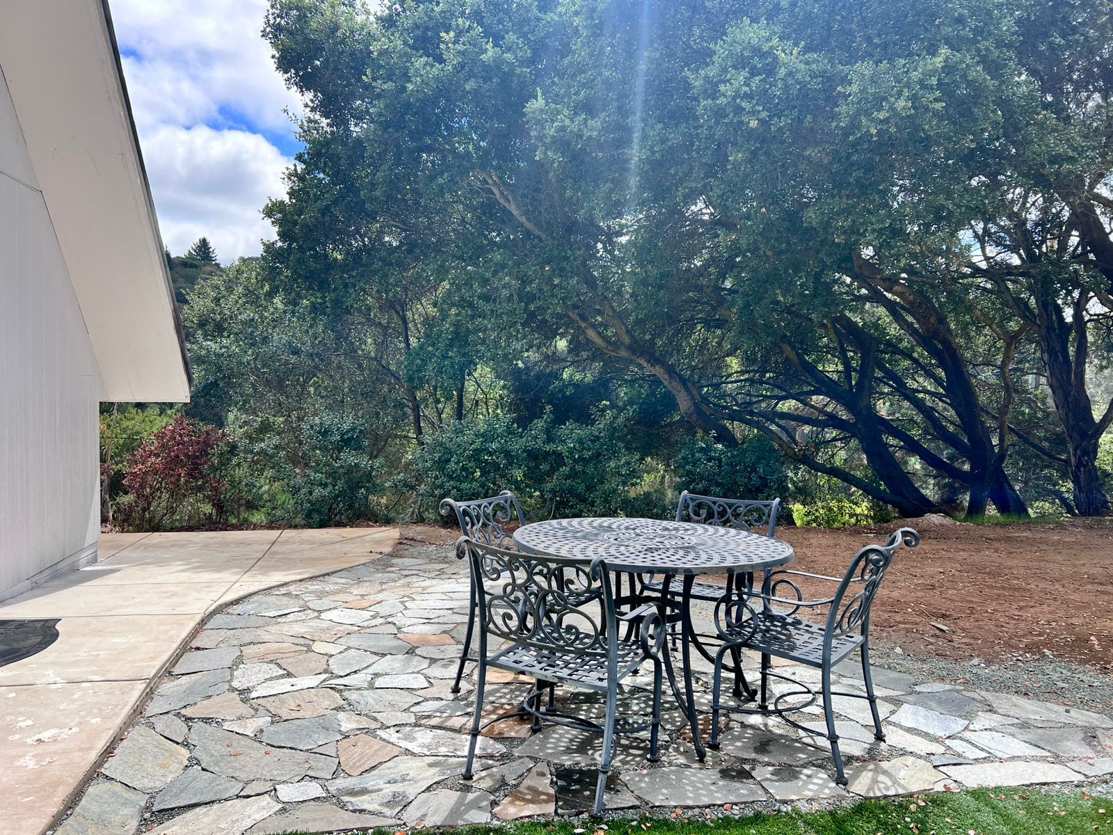 Building Photo - 496 Carr Ave