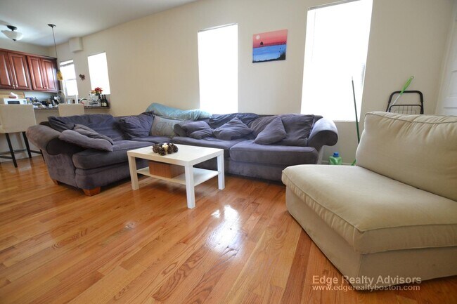 Building Photo - 42 Litchfield St