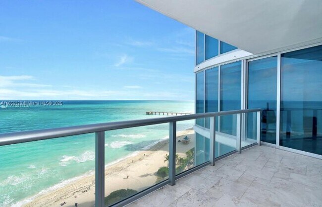 Building Photo - 17001 Collins Ave