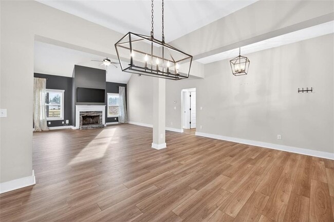 Building Photo - 612 Quail Ct