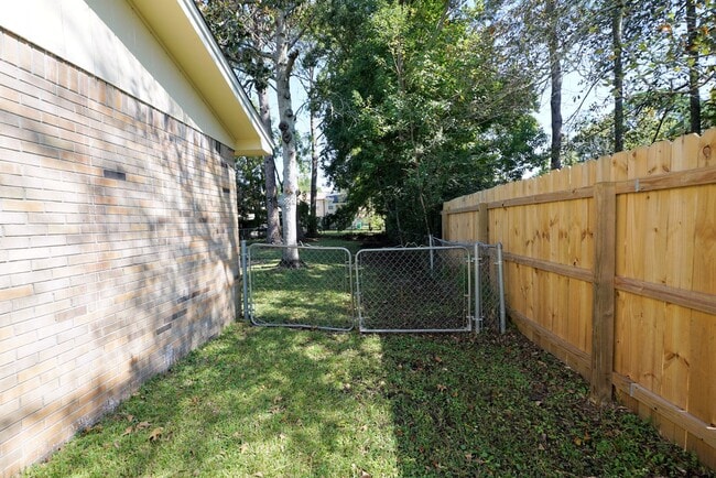 Building Photo - Great Location in Fort Walton Beach