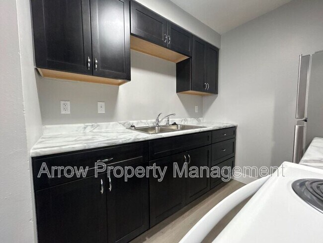 Building Photo - 1010 N 16th St