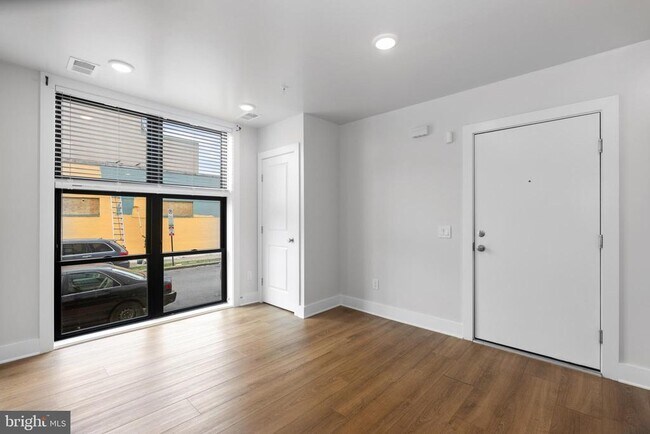 Building Photo - 1100 Bladensburg Rd NE