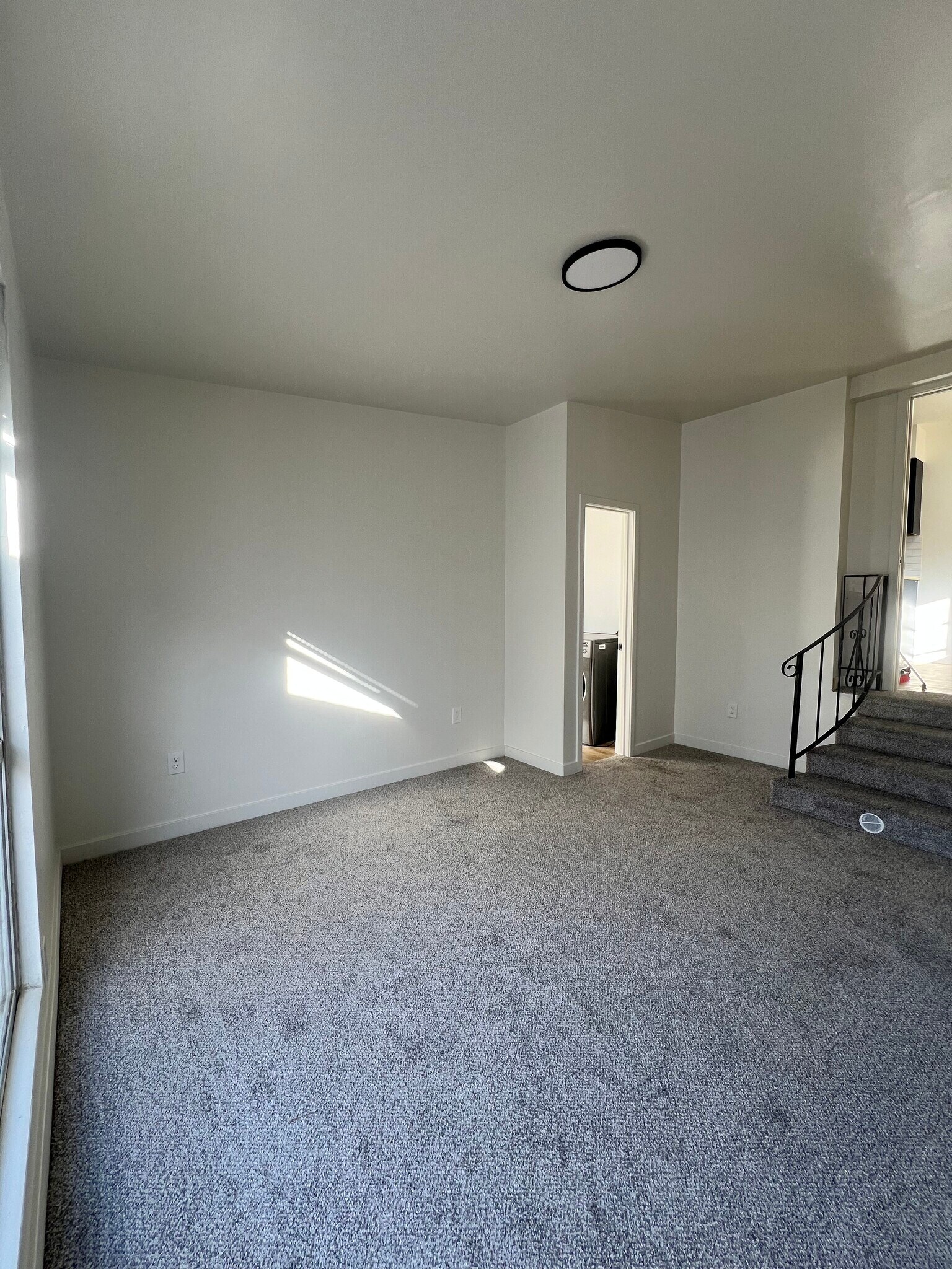 Building Photo - 8771 Oakwood St