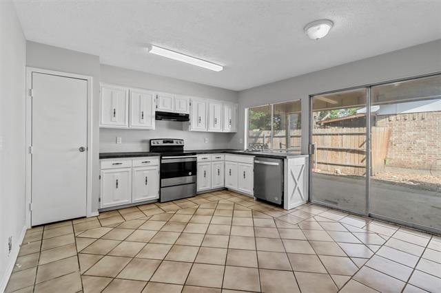 Building Photo - 609 Shadyglen Dr