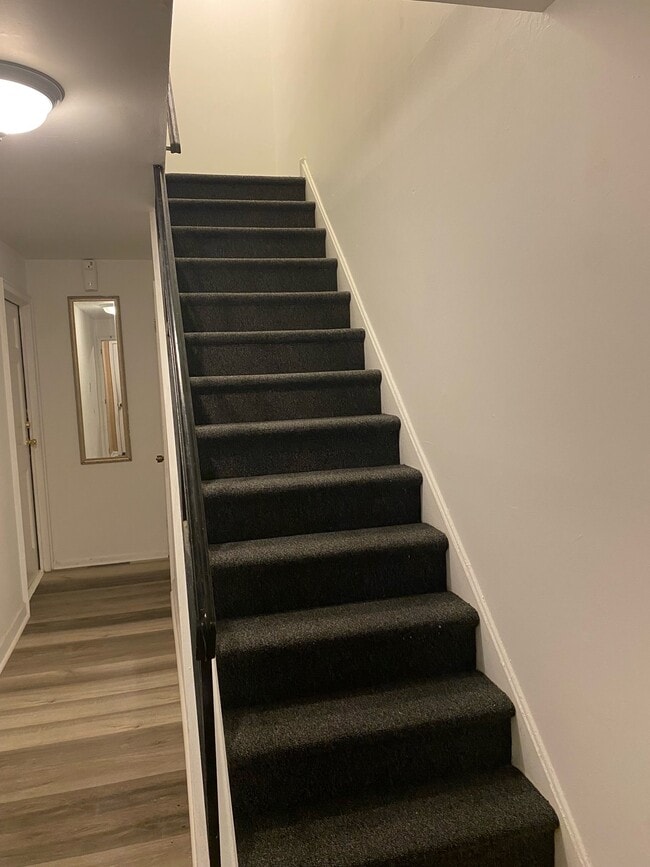 Exterior Hallway - 3416 Ashfield Ln
