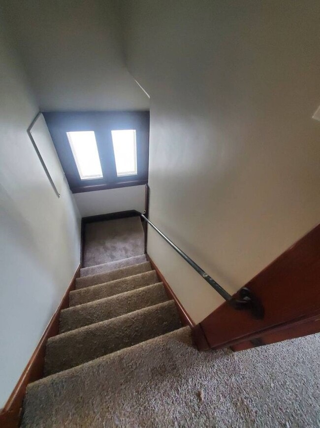 Building Photo - Charming 3-Bedroom Home Offering Comfort, Space & Modern Updates