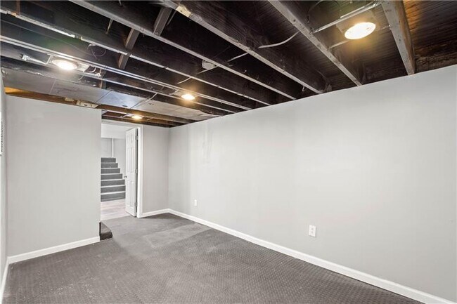Building Photo - 226 Monongahela Ave