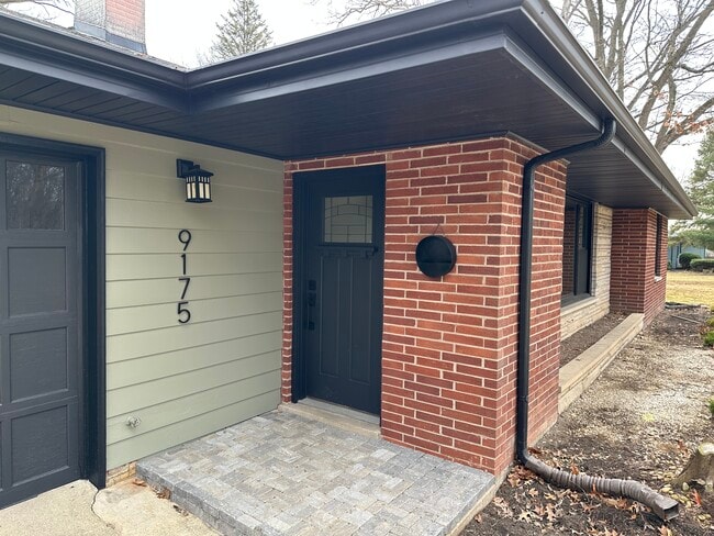 Building Photo - 9175 Kardel Dr