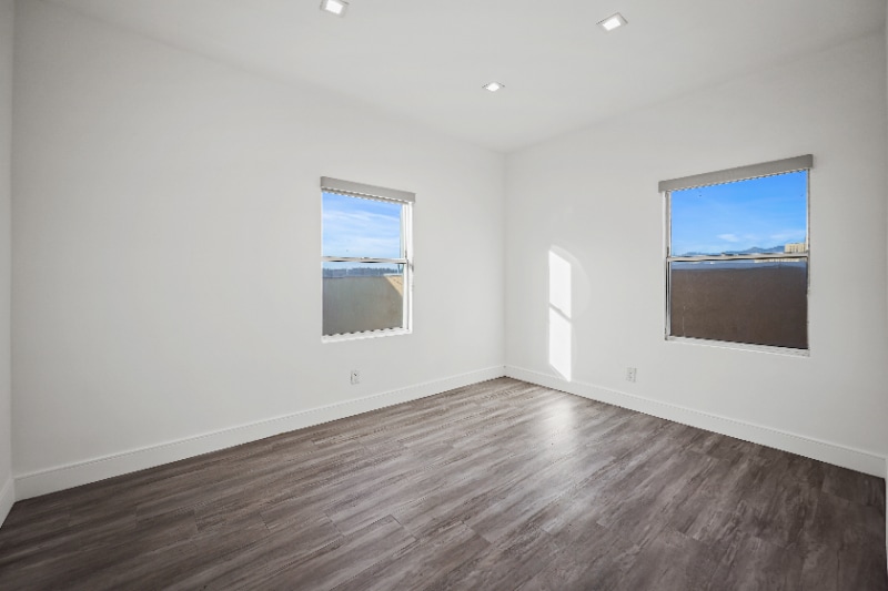 Building Photo - 627 Brittania St