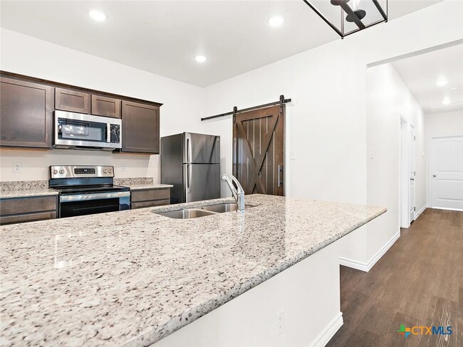 Building Photo - 5110 Rose Gdn Lp