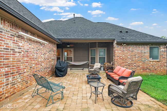 Building Photo - Check Out this 3 bed 2 bath in Dogwood South!