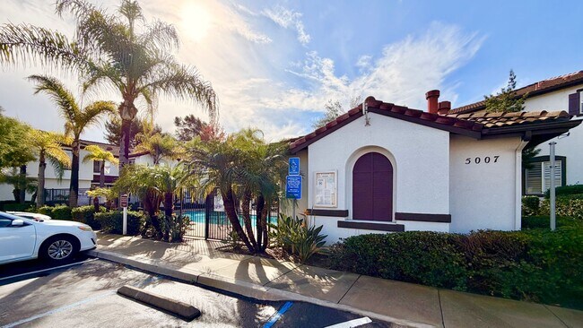 Building Photo - Bright & Lovely Two Story Townhome in the VistaMonte at San Luis Rey HOA Community of Oceanside!