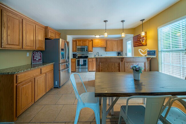 Building Photo - 1131 S 8th St