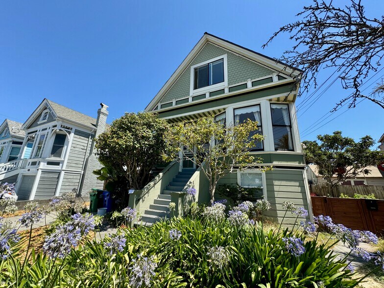 Front of House - 1910 Union St