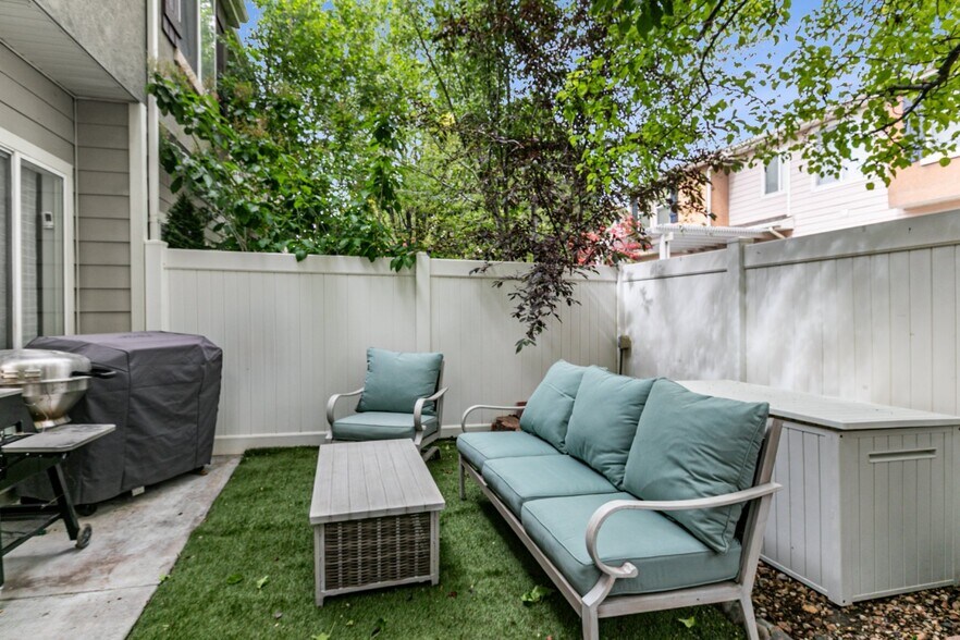 Building Photo - 14073 Chardonnay Way