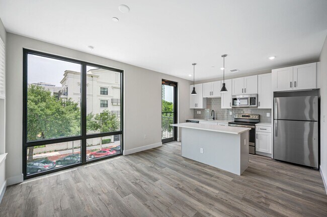Interior Photo - 357 South