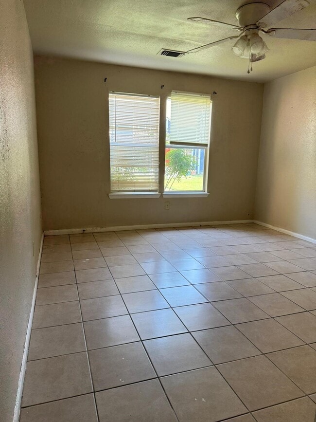 Building Photo - 12282 Wild Pine Dr