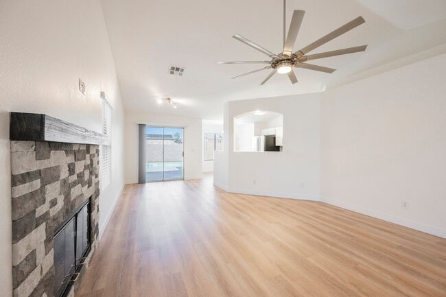 Building Photo - Henderson Single Story with Private Pool and RV Gate