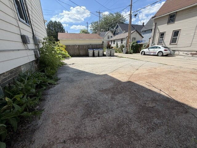 Building Photo - 1625 E Webster Pl