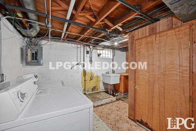 Building Photo - 4406 Asbury Dr