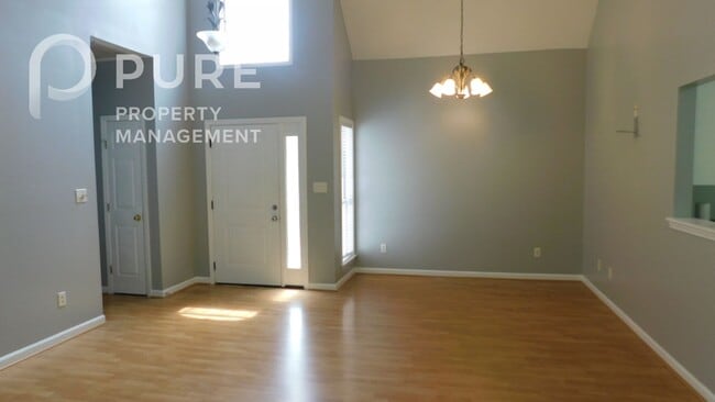 Building Photo - 632 Forest Lakes Dr