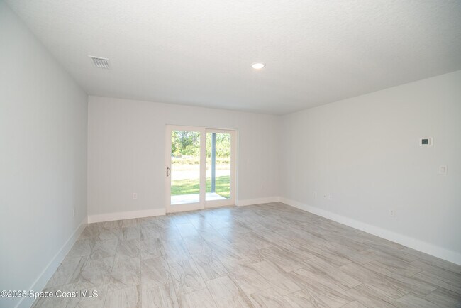 Building Photo - 1241 Platt Ave SW