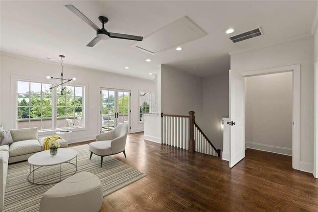 Building Photo - 117 McKnight Dr