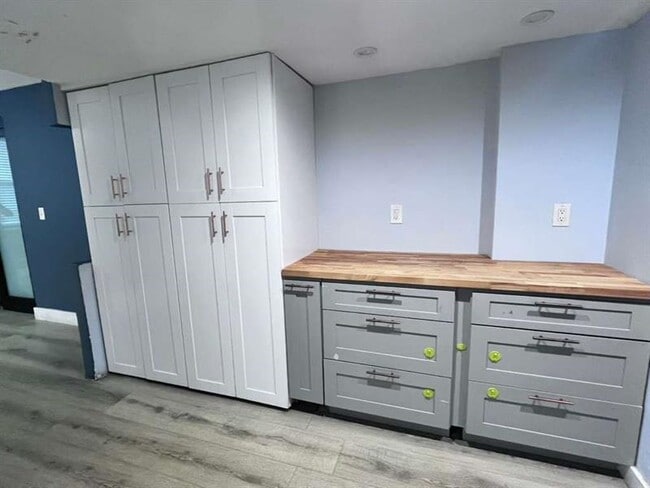 Building Photo - 20441 NE 30th Ave