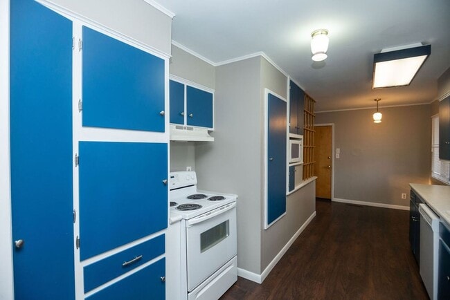 Building Photo - 1712 S Whitcomb St