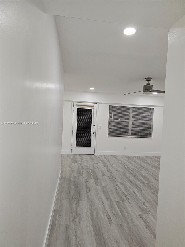 Building Photo - 13550 SW 6th Ct