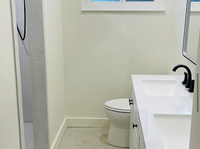 Building Photo - Short Term Rental Close to Cal Poly