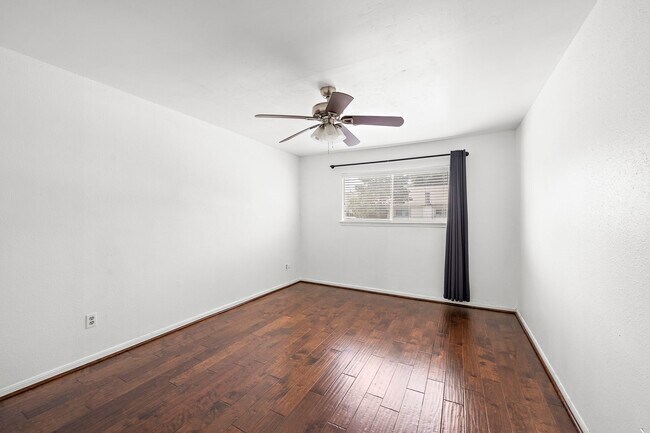 Building Photo - 14185 Misty Meadow Ln