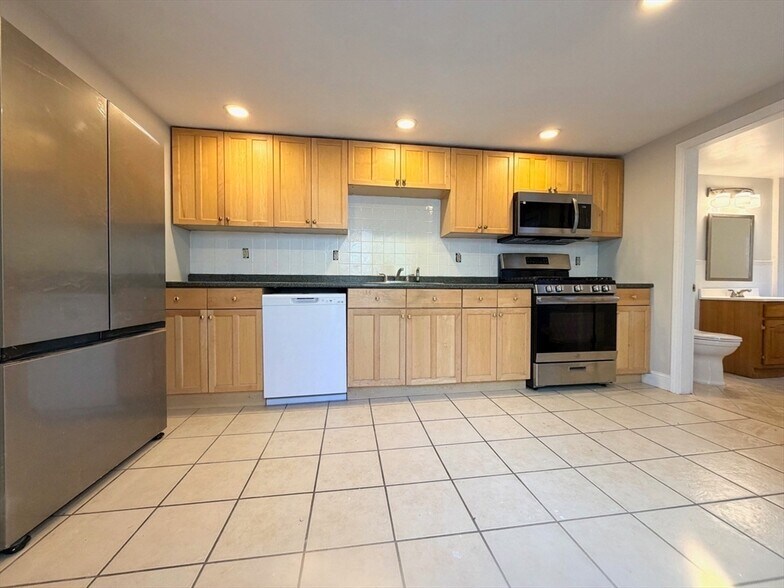 Building Photo - 44 Franklin St