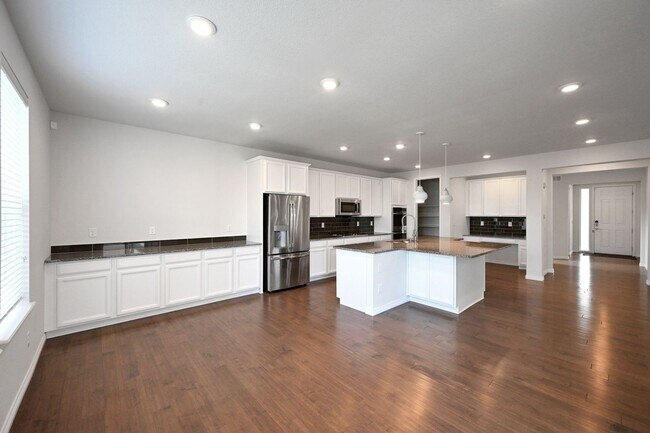 Building Photo - Modern 5BR House in Parker