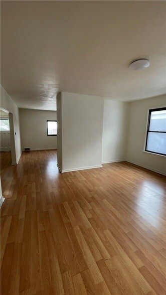 Building Photo - 319 N Balph Ave