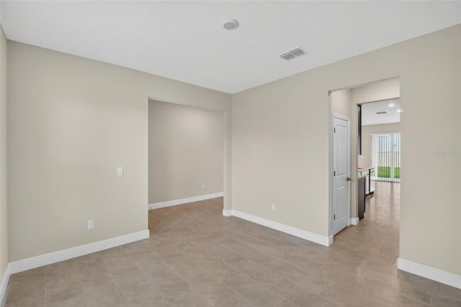 Building Photo - 2546 Warren Acrs Blvd