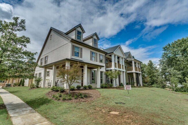 Building Photo - Pinnacle Park Townhomes -- Furnished, Utilities Included