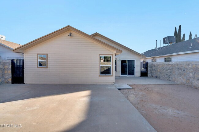 Building Photo - 12077 Castle Keep Cir